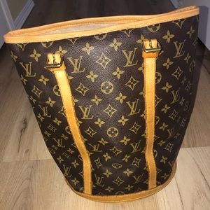 Authentic extra large Louis Vuitton bucket bag!